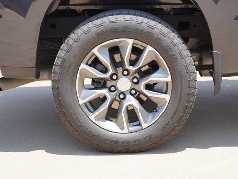Used 2024 Chevrolet Silverado 1500 LT AWD/4WD image 10