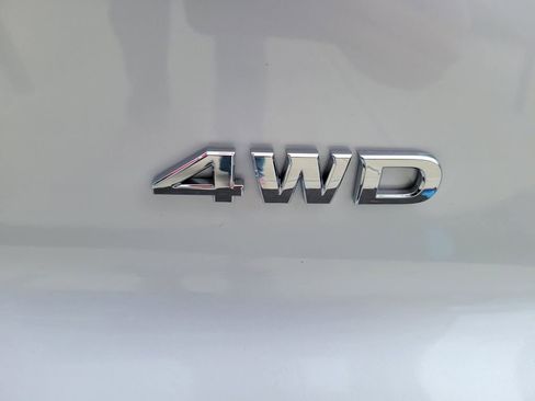 New 2025 Nissan Pathfinder SV w/ SV Premium Package image 6