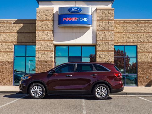 Used 2019 Kia Sorento LX image 9