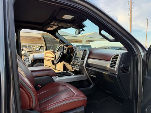 Used 2020 Ford F350 Platinum w/ FX4 Off-Road Package image 17