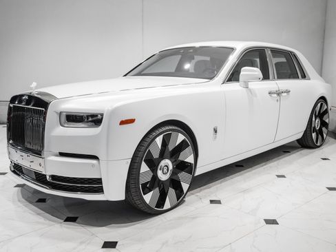 Used 2018 Rolls-Royce Phantom Sedan RWD image 5