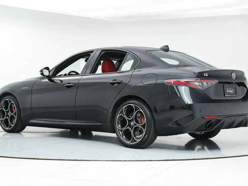 New 2025 Alfa Romeo Giulia w/ Veloce Package Rwd image 3