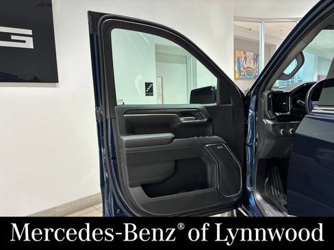 Used 2022 GMC Sierra 1500 SLT w/ SLT Premium Plus Package AWD/4WD image 13