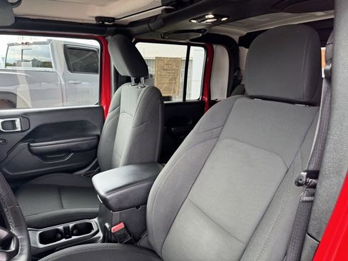 Used 2020 Jeep Gladiator Sport w/ Quick Order Package 24S image 32