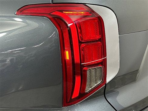Used 2023 Hyundai Palisade SEL w/ Cargo Package image 34