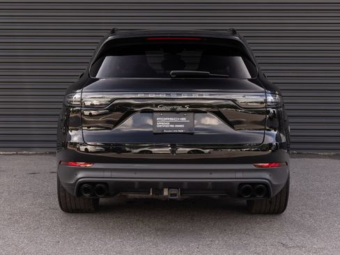 Certified 2023 Porsche Cayenne S Platinum AWD/4WD image 6