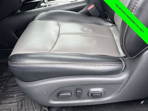 Used 2019 Nissan Pathfinder SL image 5