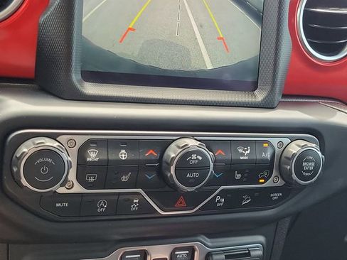 Used 2019 Jeep Wrangler Unlimited Rubicon AWD/4WD image 25