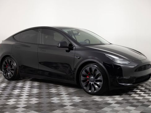 Used 2023 Tesla Model Y Performance AWD/4WD image 11