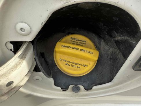 Used 2014 GMC Yukon Denali image 12