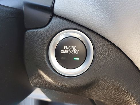 Used 2023 Chevrolet Equinox LS image 28