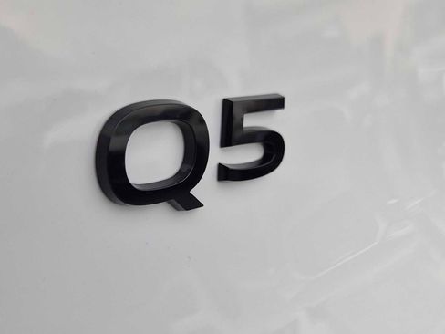 New 2025 Audi Q5 Premium image 11