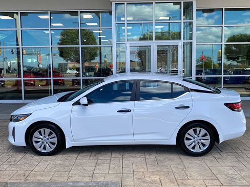 Certified 2025 Nissan Sentra S FWD image 4