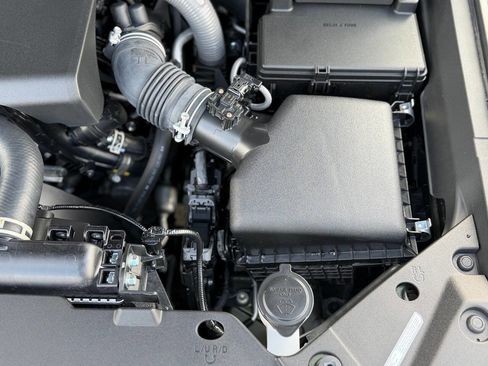 Used 2025 Lexus GX 550 w/ Accessory Package (31) image 79