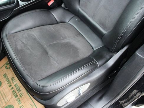 Used 2018 Porsche Macan Base image 23