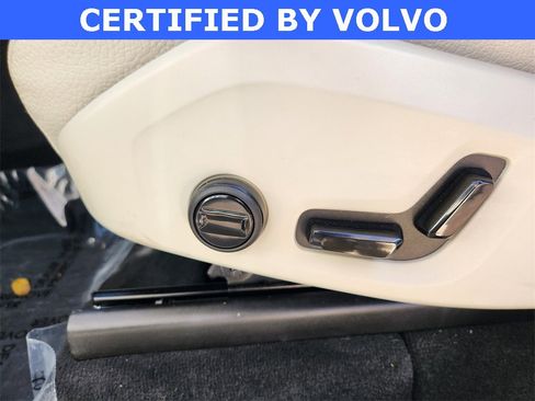 Used 2025 Volvo XC90 B6 Core w/ Protection Package Premier image 14