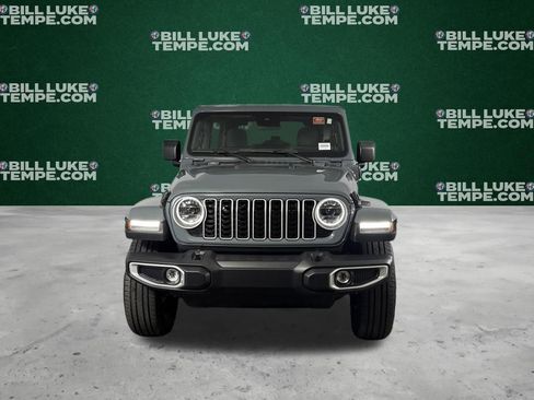 Used 2025 Jeep Wrangler Unlimited Sahara AWD/4WD image 5