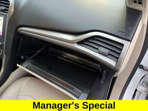 Used 2019 Ford Fusion SE image 43