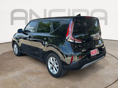 Certified 2025 Kia Soul LX w/ LX Technology Package FWD image 6