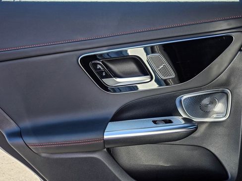 New 2025 Mercedes-Benz GLC 43 AMG 4MATIC image 21