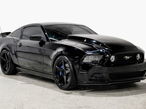 Used 2013 Ford Mustang GT Premium w/ Security Pkg image 4