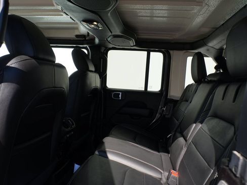Used 2023 Jeep Wrangler Unlimited Sahara w/ Cold Weather Group AWD/4WD image 18