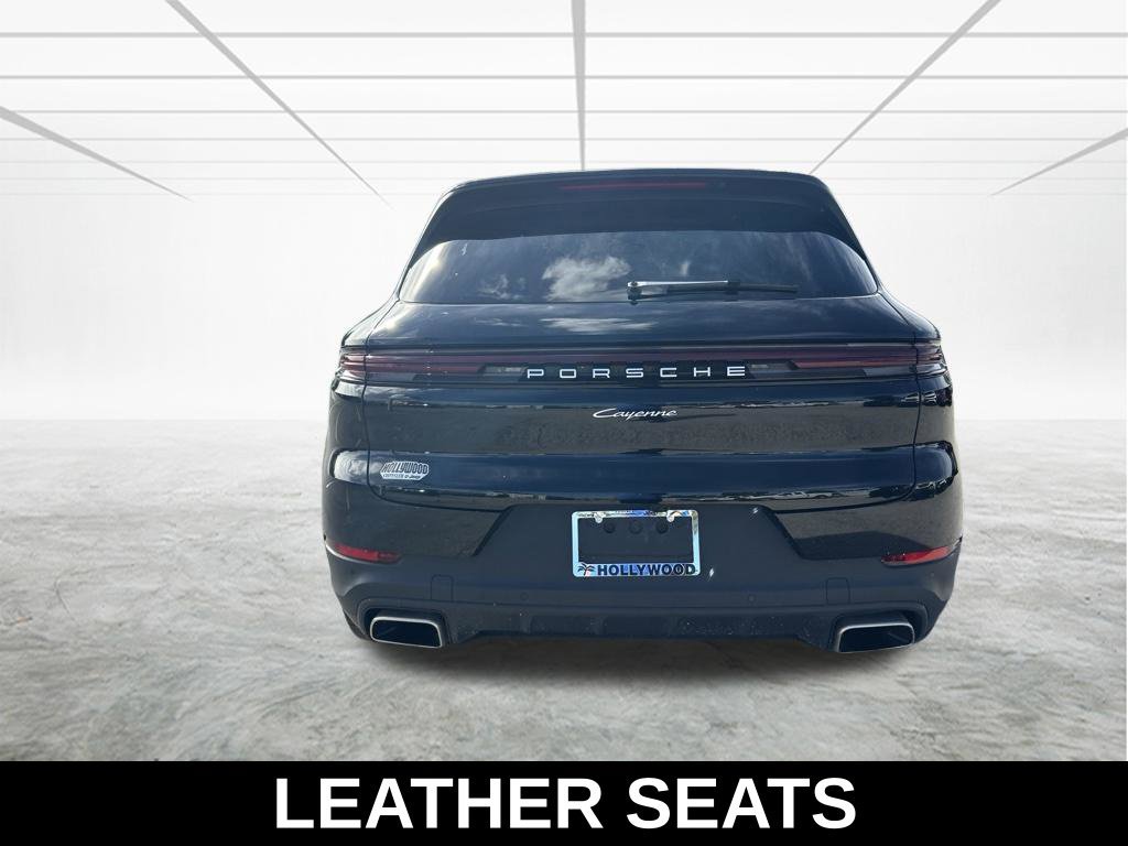Used 2025 Porsche Cayenne AWD/4WD image 6