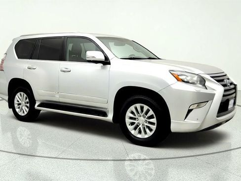 Used 2016 Lexus GX 460 w/ Premium Package AWD/4WD image 3