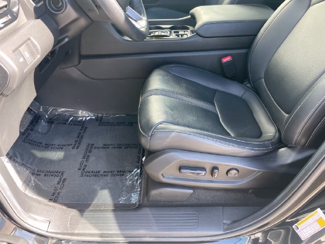 Used 2025 Honda Pilot EX-L image 9