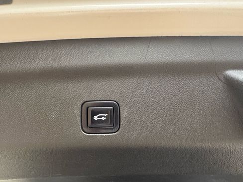 Used 2022 Chevrolet Tahoe RST w/ Luxury Package image 15