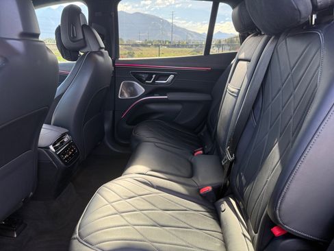 Used 2023 Mercedes-Benz EQS 580 4MATIC SUV image 17