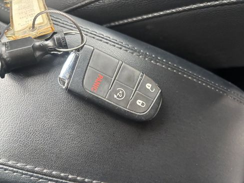 Used 2025 Jeep Compass Limited AWD/4WD image 25