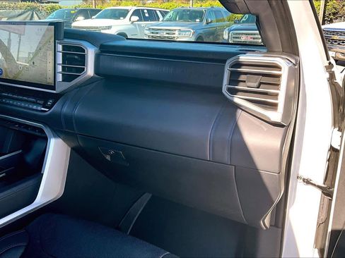 Used 2025 Toyota Sequoia Platinum image 18