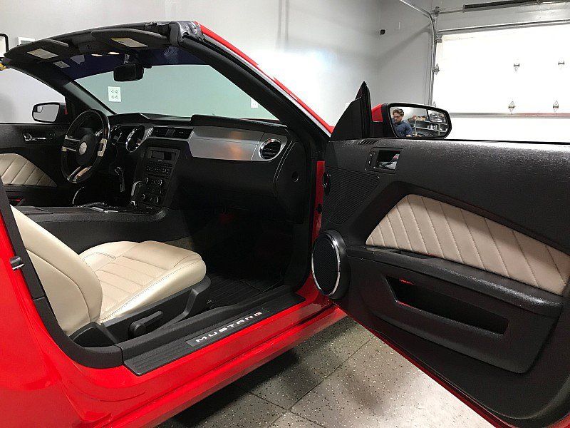Used 2013 Ford Mustang GT Premium RWD image 20
