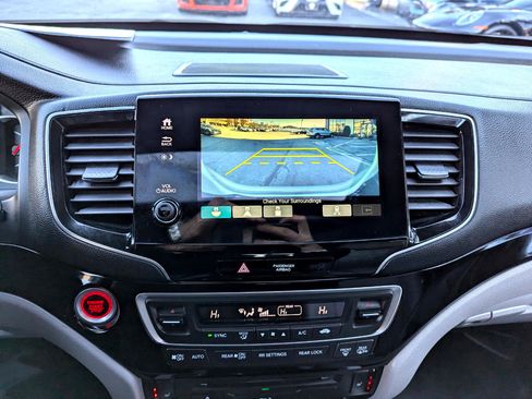 Used 2019 Honda Pilot Touring image 22