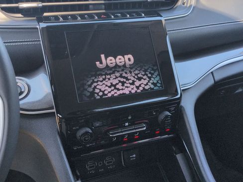 Used 2023 Jeep Grand Cherokee L Laredo w/ Luxury Tech Group I AWD/4WD image 28