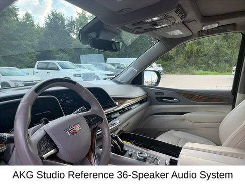 Used 2023 Cadillac Escalade Sport Platinum AWD/4WD image 18