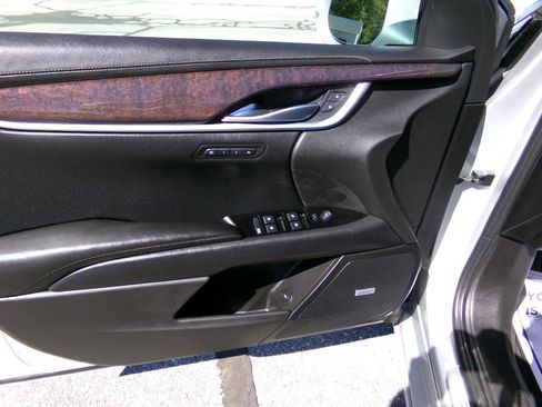 Used 2014 Cadillac XTS Luxury AWD/4WD image 10