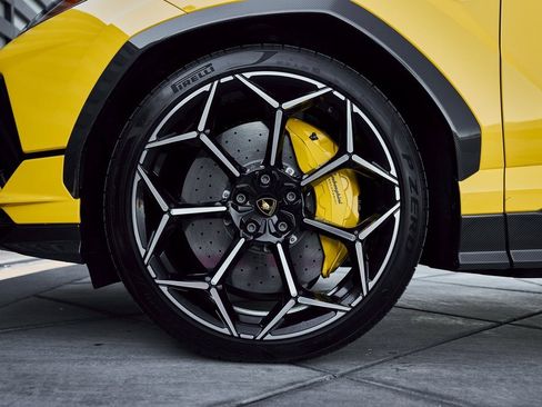 Used 2024 Lamborghini Urus Performante image 3