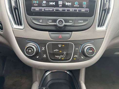 Used 2017 Chevrolet Malibu LT w/ Leather Package image 20