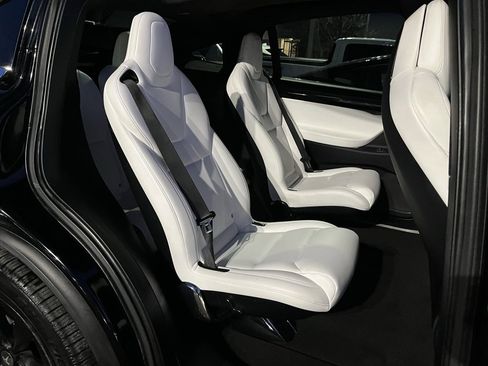 Used 2019 Tesla Model X P100D image 5