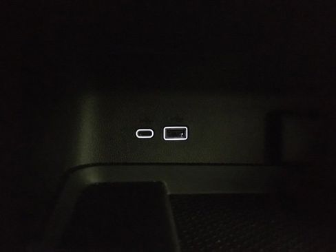 Used 2025 Chevrolet Traverse LT image 25