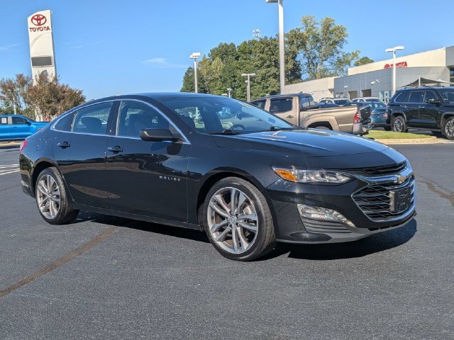 Used 2024 Chevrolet Malibu LT FWD image 2