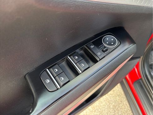 Used 2020 Kia Soul LX FWD image 16
