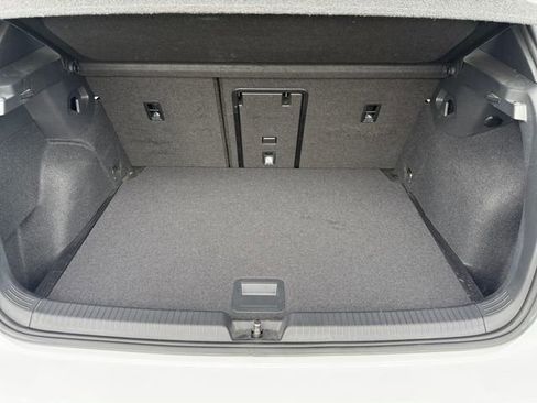 Used 2024 Volkswagen Golf R image 19
