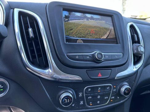Used 2019 Chevrolet Equinox LT w/ Driver Convenience Package FWD image 18
