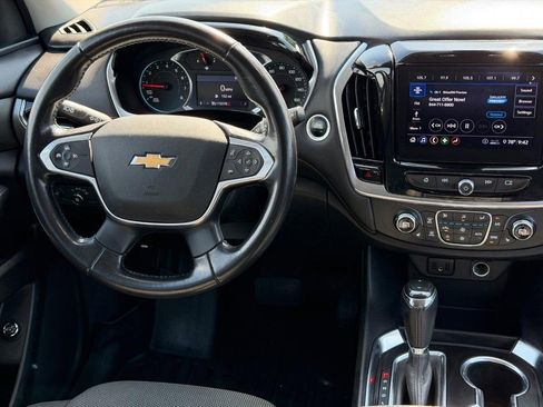 Used 2020 Chevrolet Traverse LT FWD image 12