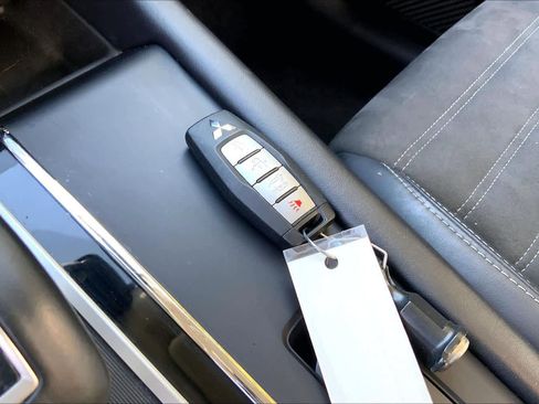 Used 2024 Mitsubishi Outlander SE image 14