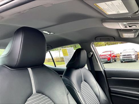 Used 2023 Toyota Camry SE image 22