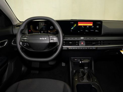 New 2026 Kia K4 LXS image 7